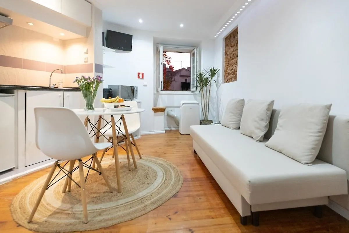 Alfama, The Heart Of Fado - Minutes From Tram 28 Apartment Lisbon