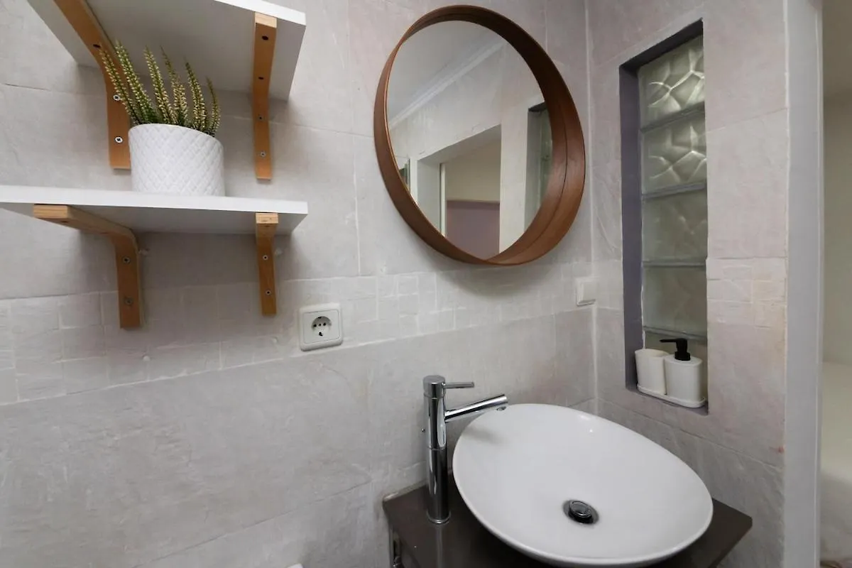Alfama, The Heart Of Fado - Minutes From Tram 28 Apartment Lisbon